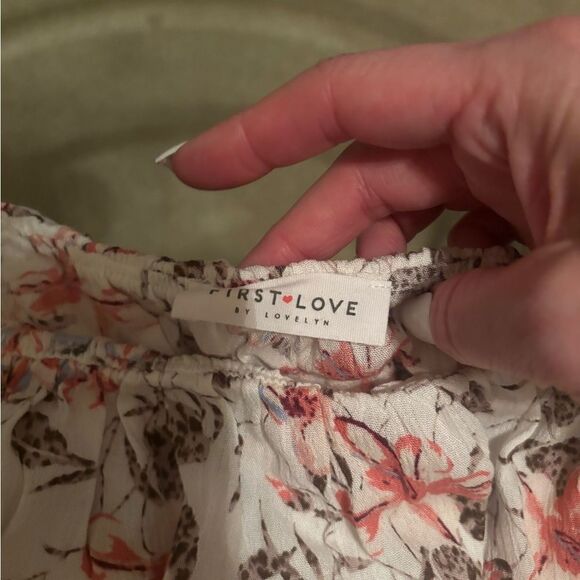 First Love Floral Romper - Picture 2 of 3